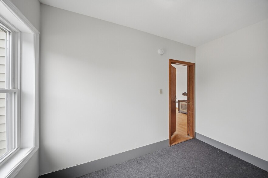 More Photos Of 61 B St, Manchester Multifamily For Sale
