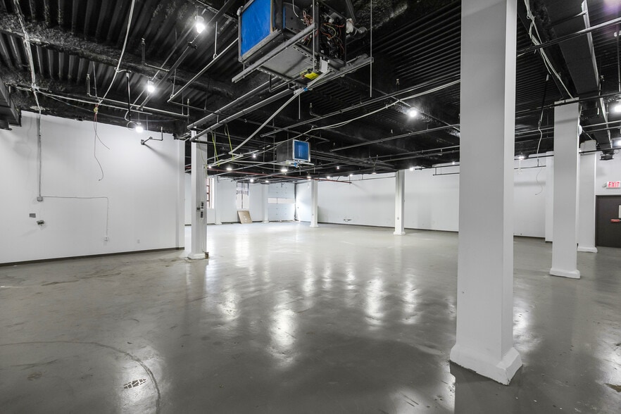 More Photos Of 590 Smith St, Brooklyn Flex For Lease