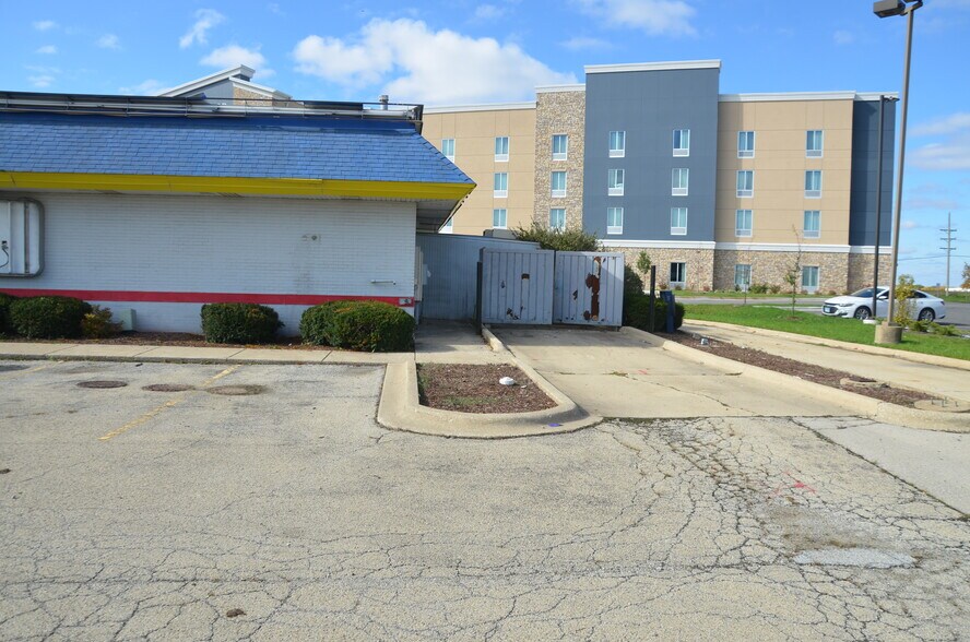 More Photos Of 2625 Rock Creek Blvd, Joliet Fast Food For Sale