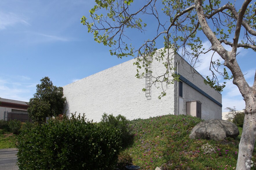 More Photos Of 701 S Andreasen Dr, Escondido Manufacturing For Lease