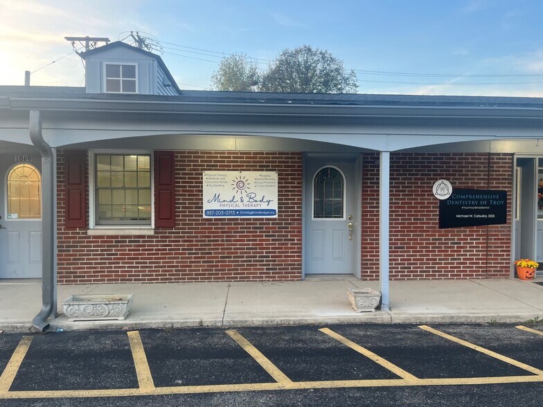 Primary Photo Of 1010-1090 N Market St, Troy Medical For Lease
