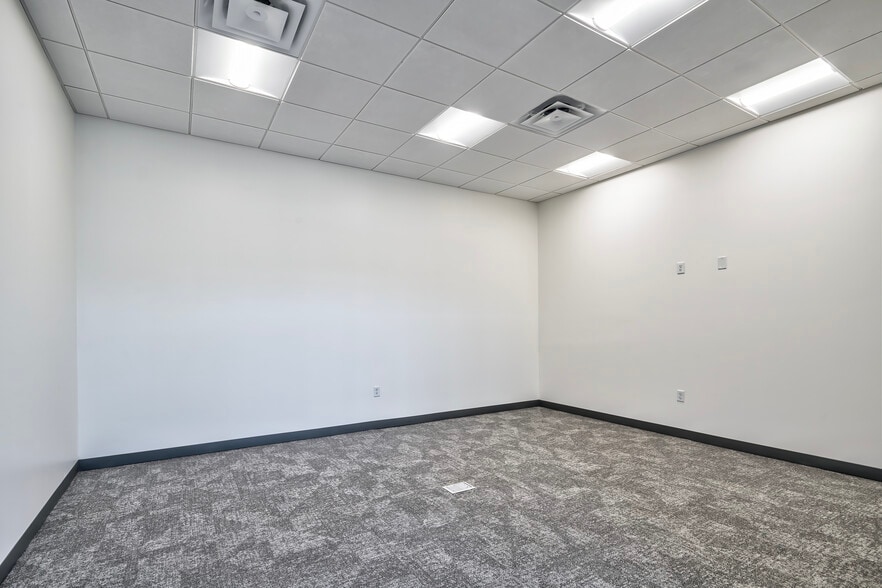 More Photos Of 12460 N Dysart Rd, El Mirage Warehouse For Sale