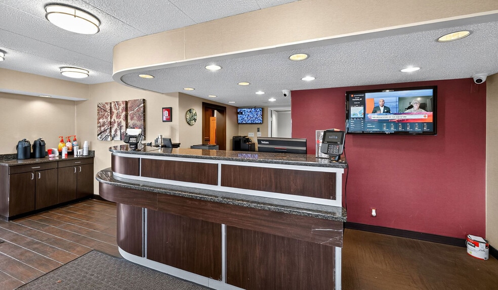 More Photos Of 2902 Cassopolis St, Elkhart Hotel For Sale