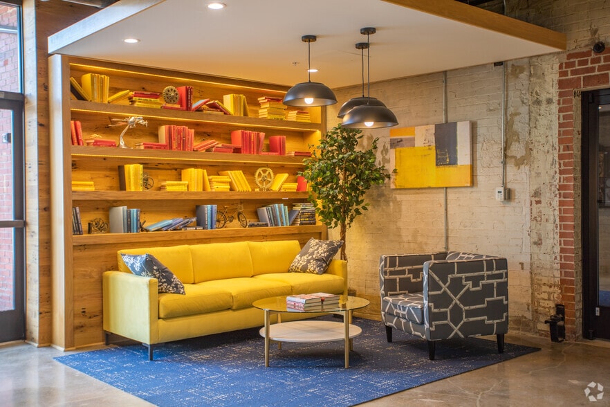 More Photos Of 37 W Cross St, Baltimore Loft Creative Space For Lease