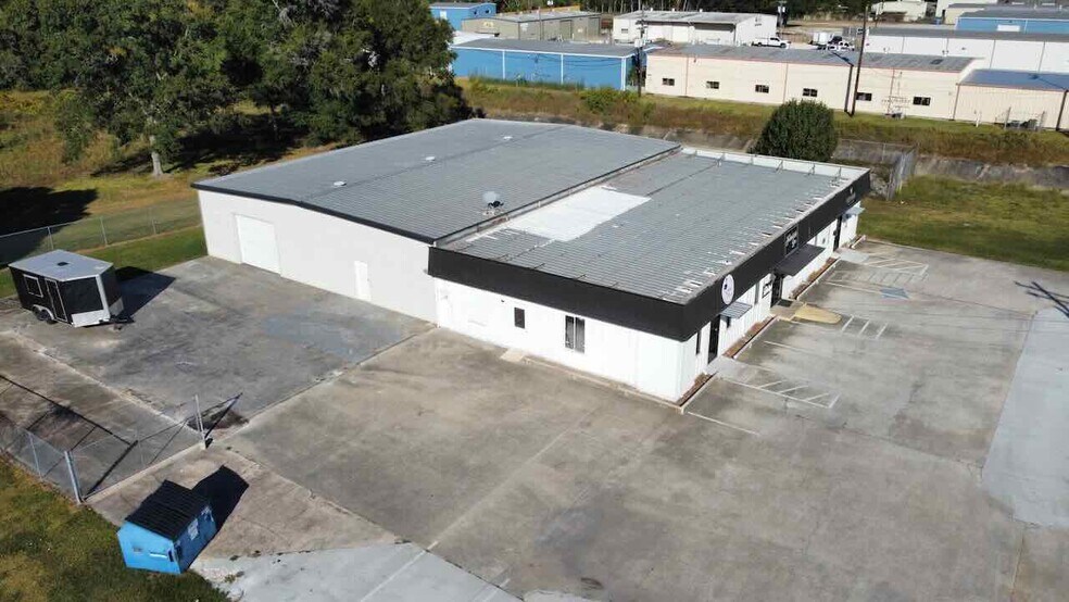 More Photos Of 7550 College St, Beaumont Industrial For Sale