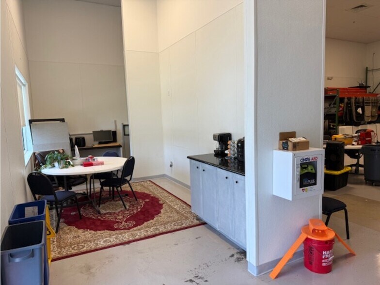 More Photos Of 5051 NW 13th Ave, Pompano Beach Light Distribution For Lease