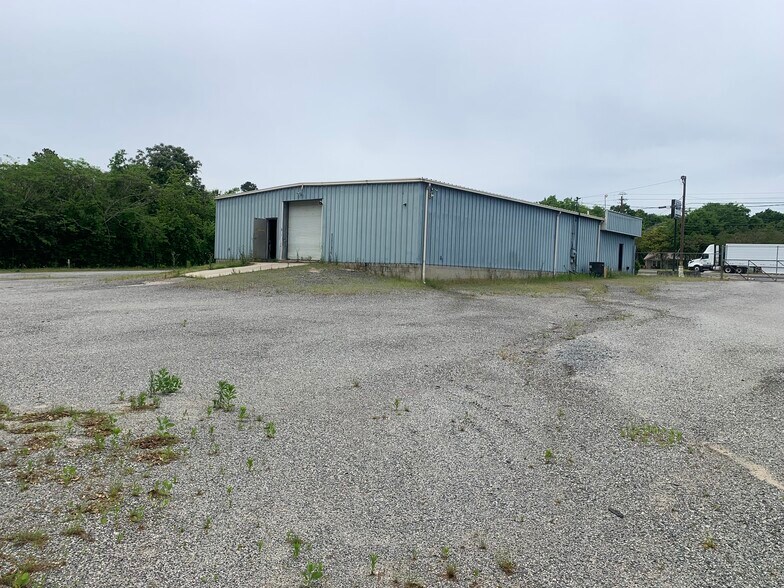 More Photos Of 6044 Hawkinsville Rd, Macon-Bibb Service For Lease