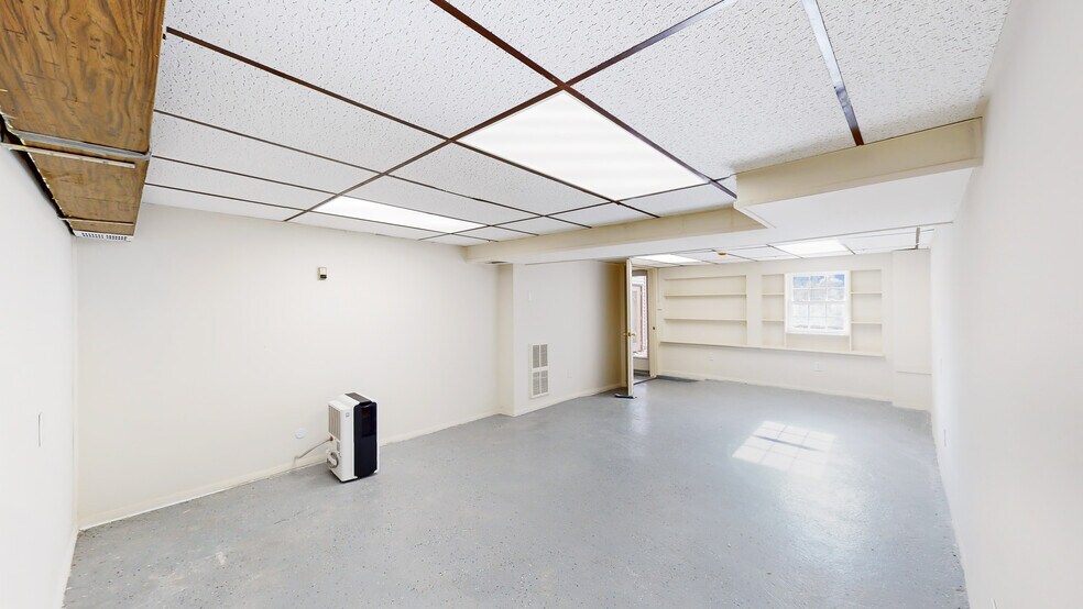 More Photos Of 220 Silver Lake Rd, Dingmans Ferry Office For Sale