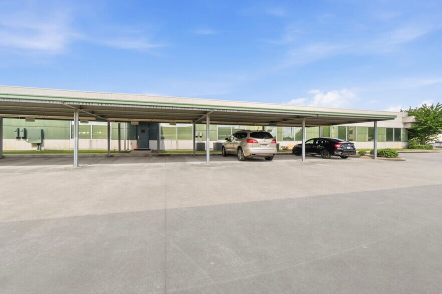 More Photos Of 1030 Regional Park Dr, Houston Office For Sale