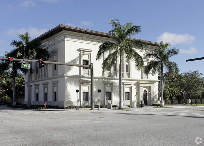 Primary Photo Of 540 N Federal Hwy, Fort Lauderdale Bank For Lease