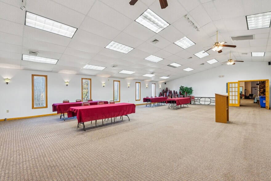 More Photos Of 1132 S Main St, Bryant Pond Hotel For Sale