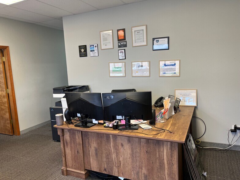 More Photos Of 100 N Morain St, Kennewick General Retail For Lease