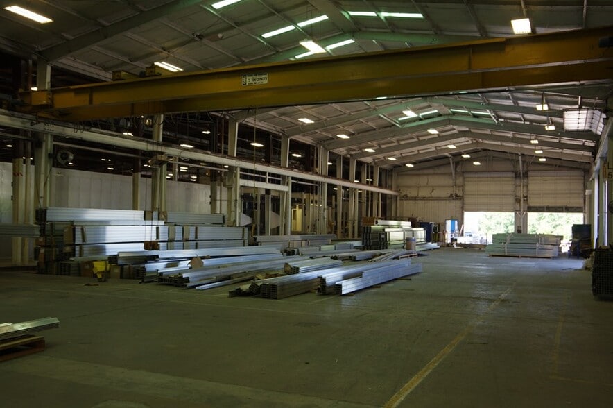 More Photos Of 100 Center St, Galesburg Manufacturing For Sale