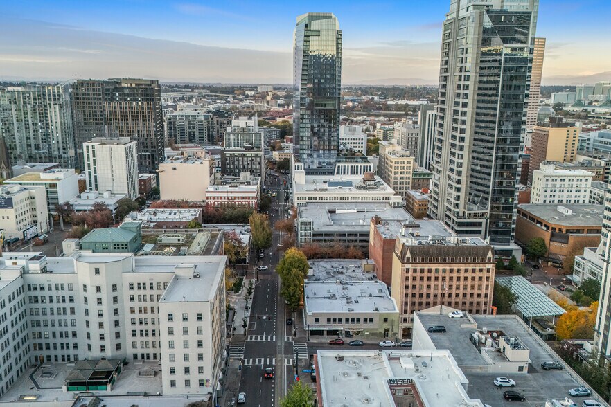 More Photos Of 822-838 SW 10th Ave, Portland Office For Sale