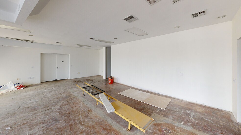 More Photos Of 5133 Madison Ave, Sacramento Freestanding For Lease