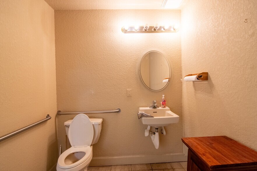 More Photos Of 757 Arlington Ave N, Saint Petersburg Office For Sale