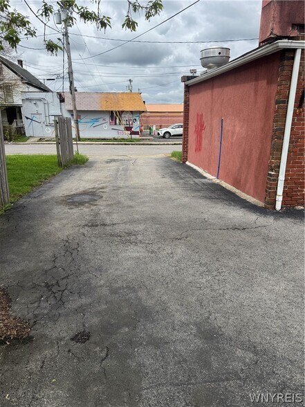 More Photos Of 2501 Pine Ave, Niagara Falls Storefront Retail Residential For Sale
