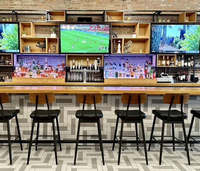 More Photos Of 1610 W North Ave, Chicago Storefront Retail Residential For Sale