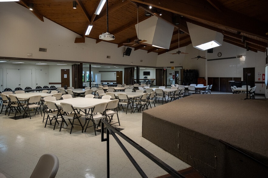 More Photos Of 11011 Hall Rd, Houston Religious Facility For Sale