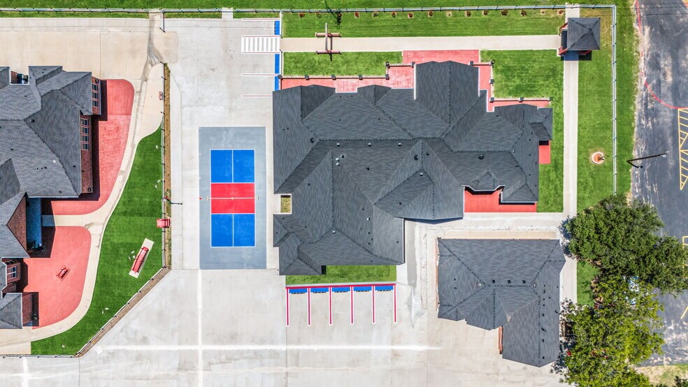 More Photos Of 703 E Oates Rd, Garland Unknown For Lease