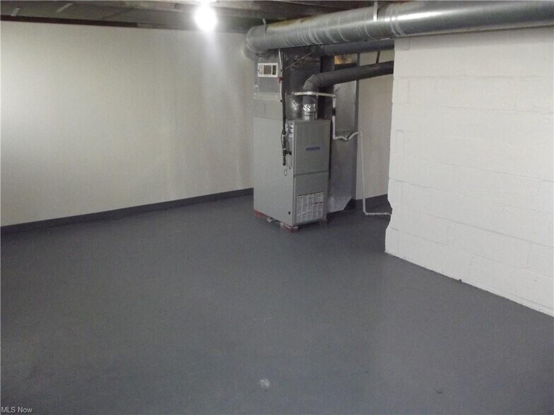 More Photos Of 17051 Libby Rd, Maple Heights Storefront Retail Residential For Lease