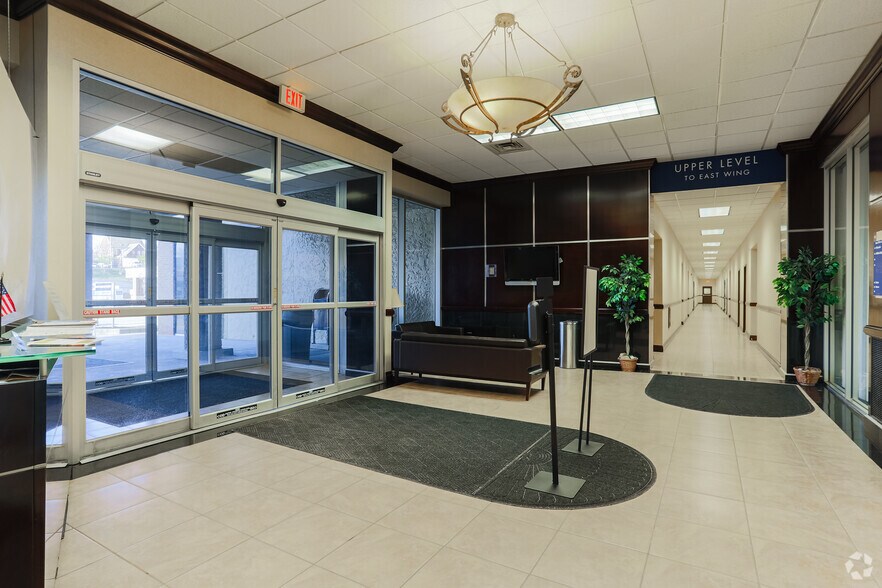 More Photos Of 90 W Chestnut St, Washington Office For Lease