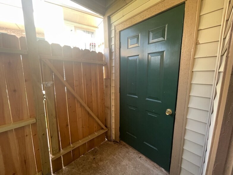 More Photos Of 2200 Cypress Landing Dr, Houston Apartments For Sale