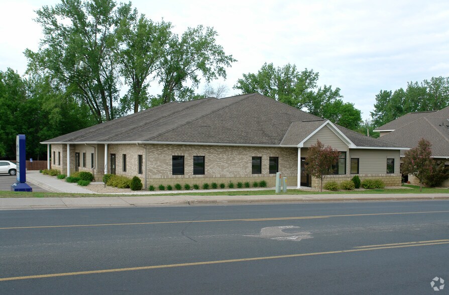 More Photos Of 221 Main St, Elk River Office For Lease