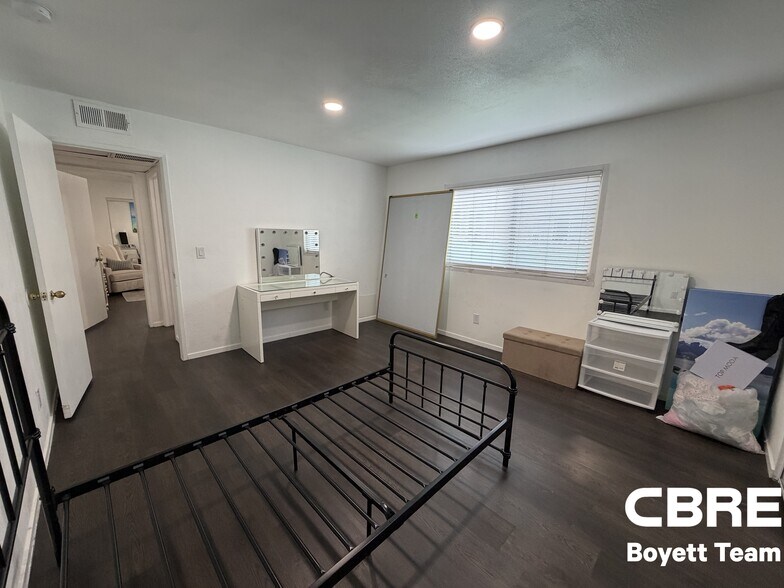 More Photos Of 22607 14th St, Newhall Apartments For Sale