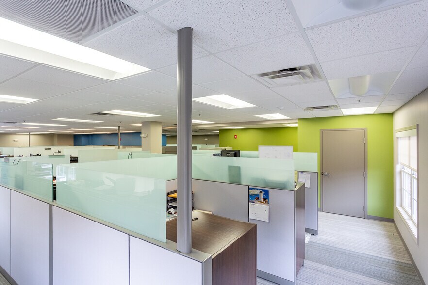 More Photos Of Pheasant Ridge Road, Roanoke Office For Lease