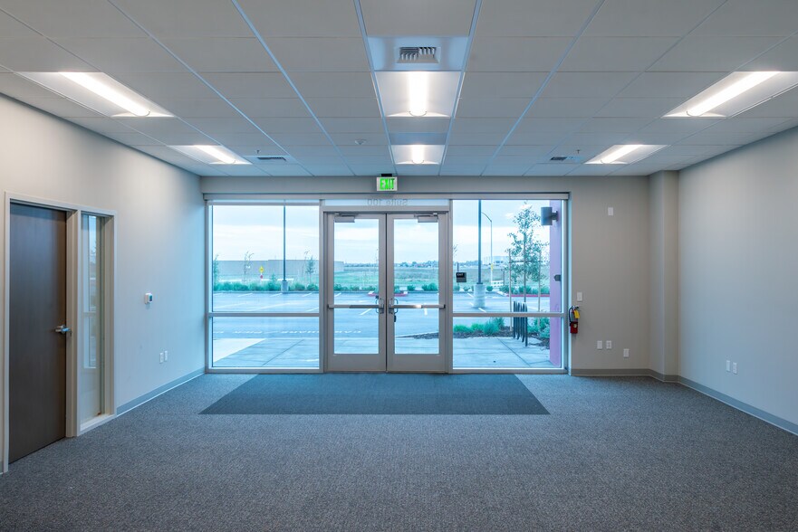 More Photos Of 7070 Badiee Dr, Sacramento Warehouse For Lease