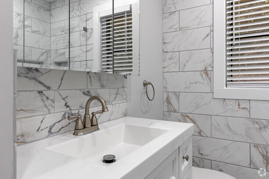 More Photos Of 1031 Scott Blvd, Decatur Apartments For Sale