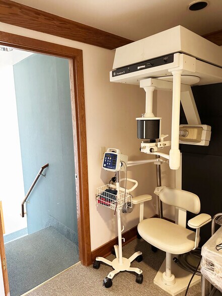 More Photos Of 1415 GRAND Blvd, Vancouver Medical For Sale