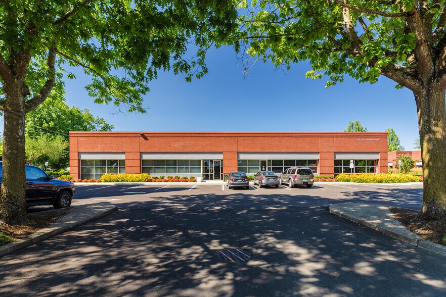 More Photos Of 6610 SW Cardinal Ln, Portland Unknown For Lease