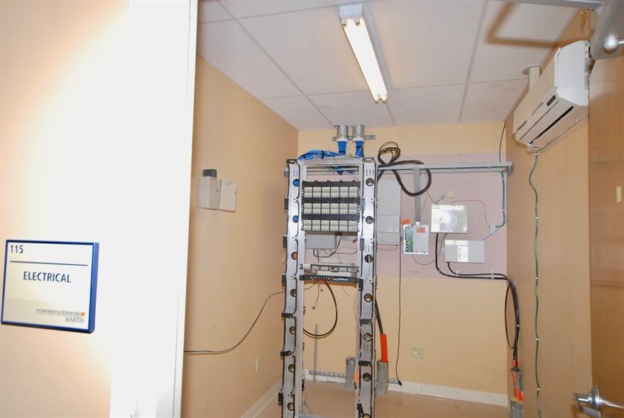 More Photos Of 3031 Highway 45 Byp, Jackson Office For Lease