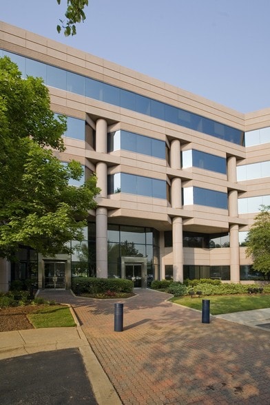 More Photos Of 1525 Perimeter Pky NW, Huntsville Office For Lease