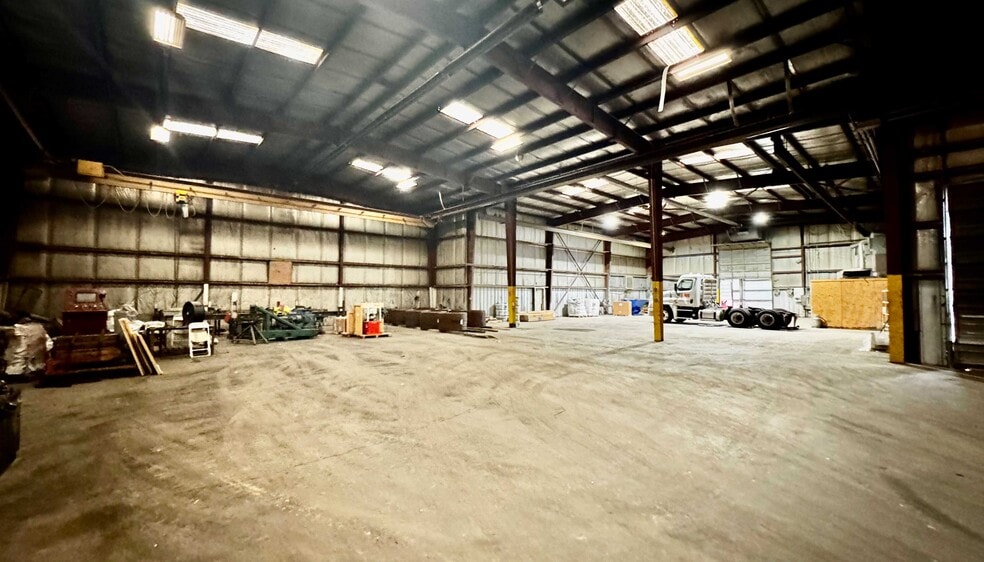 More Photos Of 8324 Eagle Dr, Mechanicsville Manufacturing For Lease