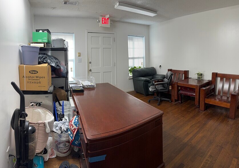 More Photos Of 3139 Shallowford Rd NE, Chamblee Office For Sale