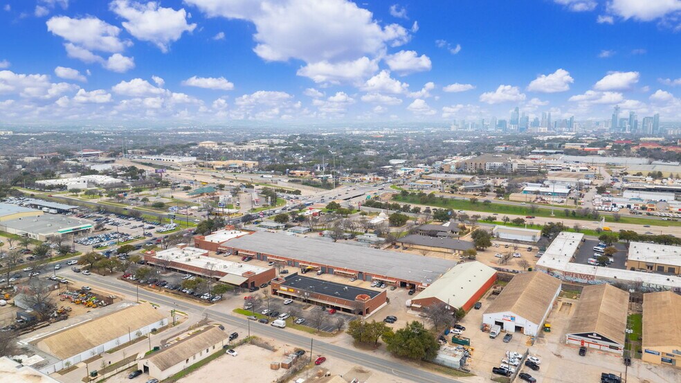 More Photos Of 4201 Congress Ave S, Austin Unknown For Lease