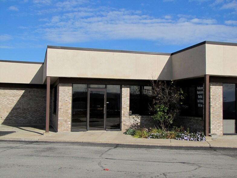 More Photos Of 706 W Marketview Dr, Champaign Storefront Retail Office For Lease