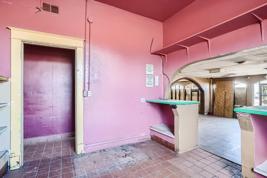 More Photos Of 3800 W Colfax Ave, Denver Restaurant For Sale