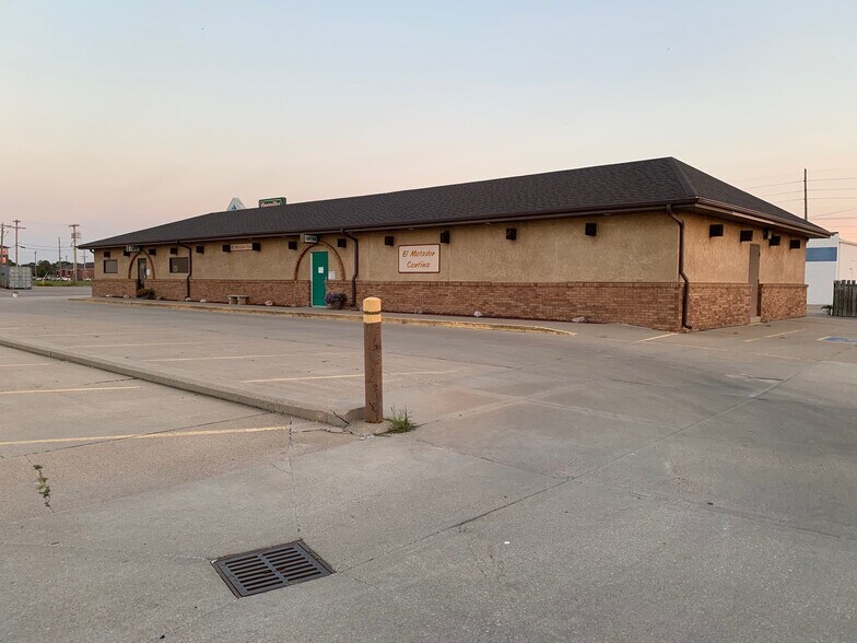 Primary Photo Of 2453 33rd Ave, Columbus Restaurant For Sale