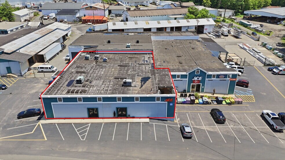 More Photos Of 17 Sweetmans Ln, Manalapan Township Freestanding For Lease
