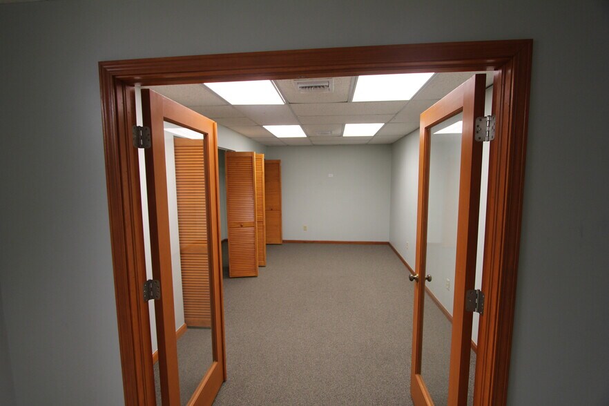 More Photos Of 3600 Investment Ln, West Palm Beach Service For Lease