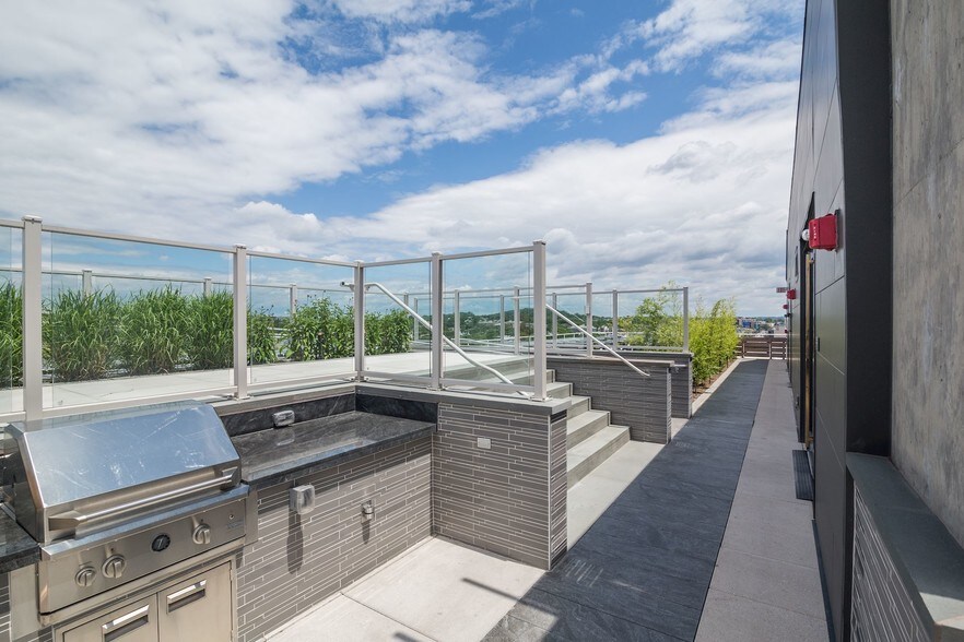 More Photos Of 625 H St NE, Washington Apartments For Lease