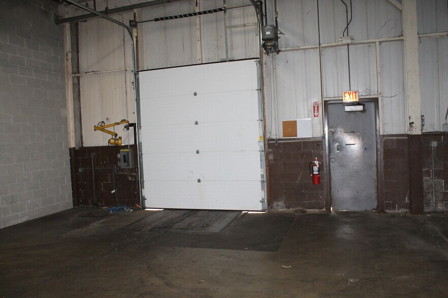 More Photos Of 121 Industrial Dr, Dekalb Manufacturing For Sale