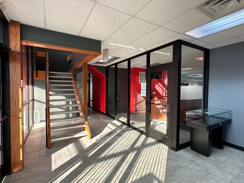 More Photos Of 11355 Stephens Rd, Warren Office For Lease