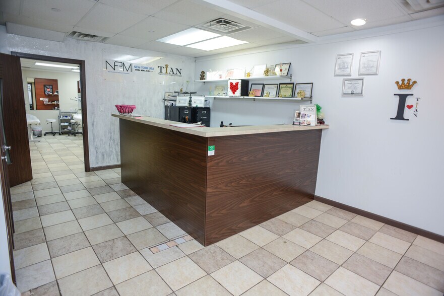 More Photos Of 3049 Brighton 6th St, Brooklyn Medical For Lease