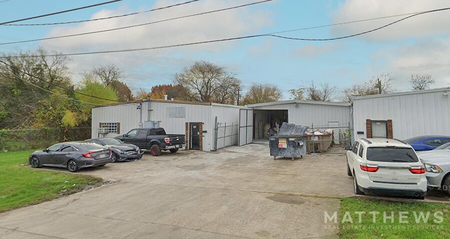 More Photos Of 108 Austin St, Garland Industrial For Lease
