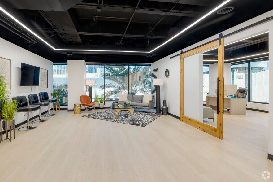 More Photos Of 200 E Van Buren St, Phoenix Office For Lease